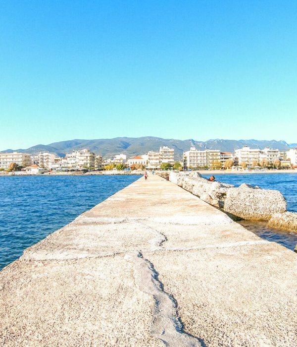 1_kalamata_has_everything_you_need_for_a_delightful_day_at_the_beach-1